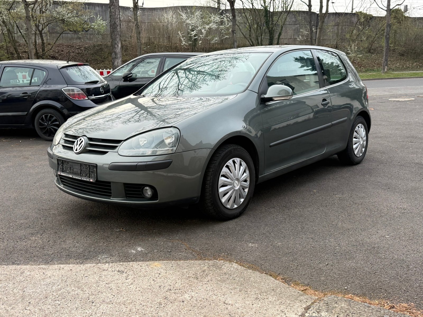 Volkswagen Golf 5 *TÜV NEU *STEUERKETTE NEU