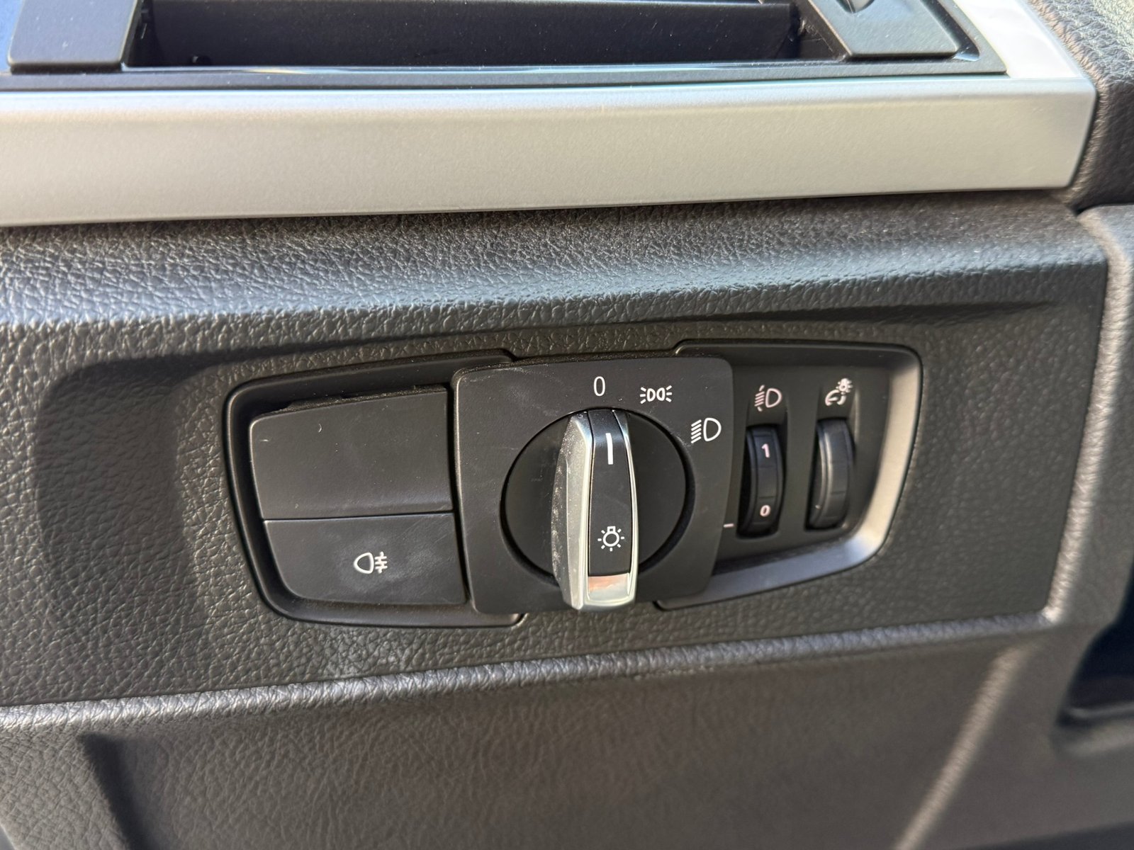 BMW 114i Lim. 5-trg. *1. Hand *TÜV NEU *AHK